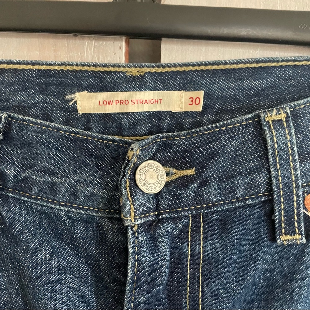 Levi's Low Pro Women's jeans size 30, NWT vintage fit, straight le - Picture 8 of 10